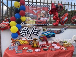 decoracion coche rayo mcqueen de corcho para cumpleaños