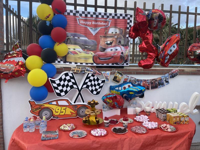 coche-rayo-mcqueen-corcho-cumpleaños decoracion coche rayo mcqueen de corcho para cumpleaños