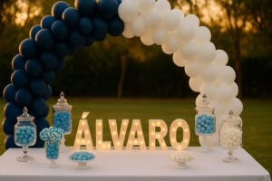 Mesa dulce con decoracion y letras iluminadas